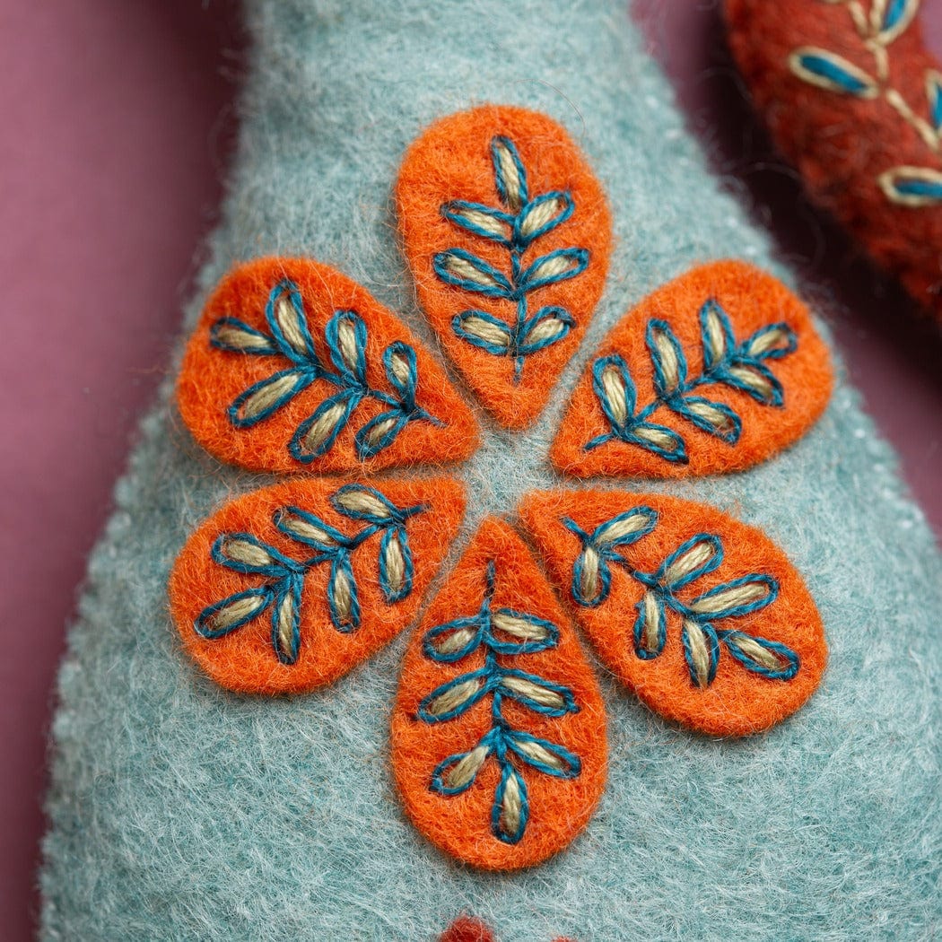 Folk Embroidered Cat Felt Craft Mini Kit  -