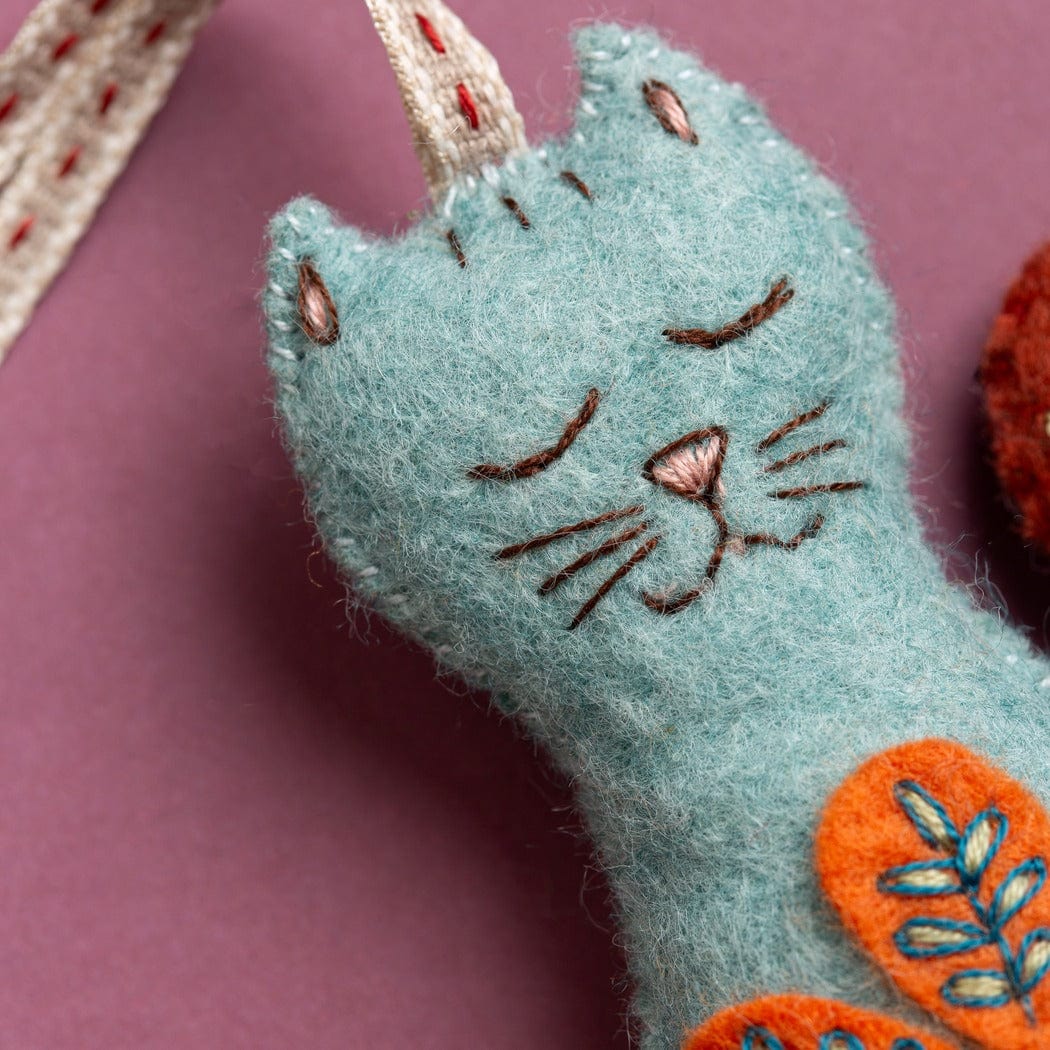 Folk Embroidered Cat Felt Craft Mini Kit  -