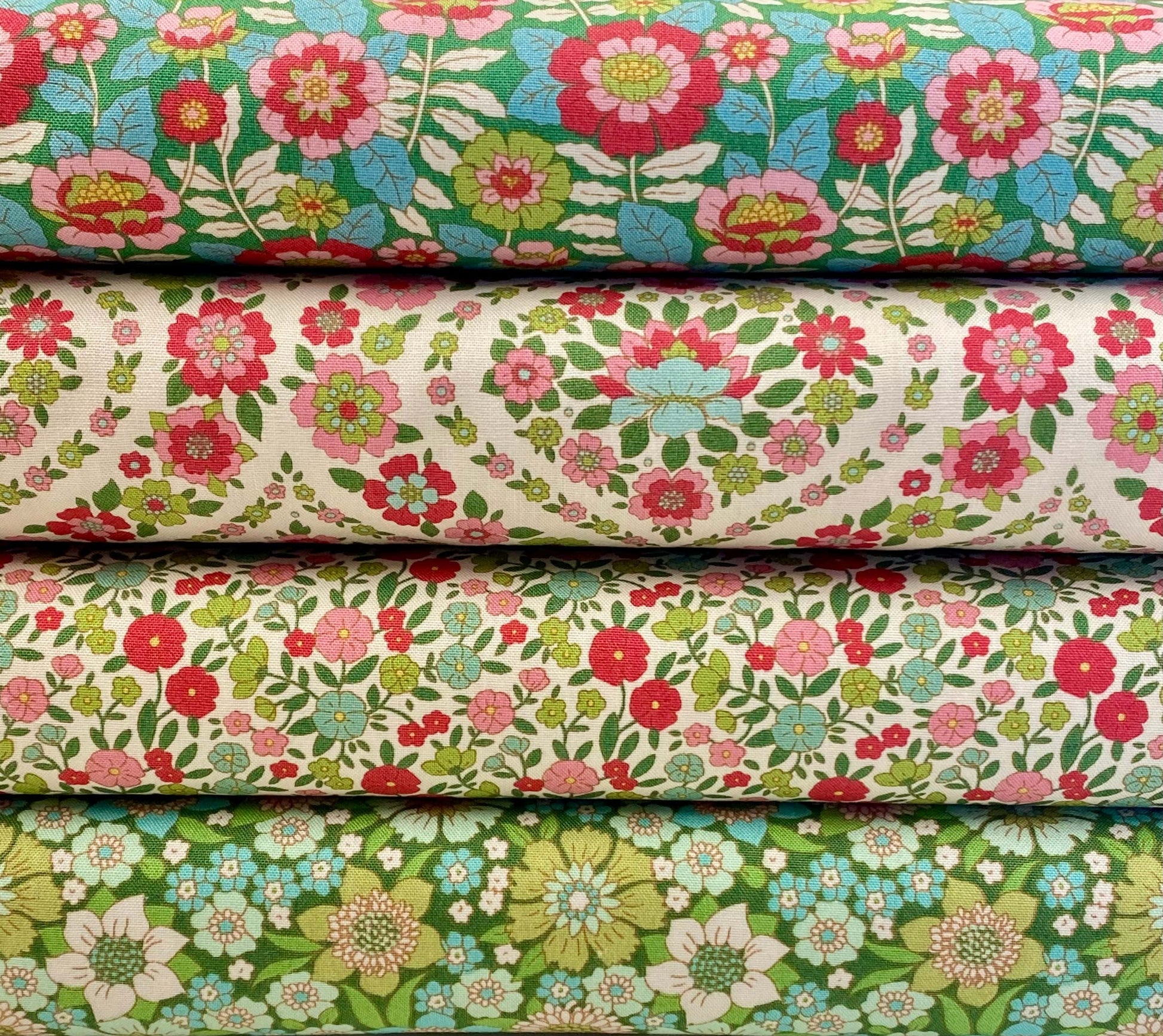 Fat Quarter Bundle                  Wallflower Green  -  Green