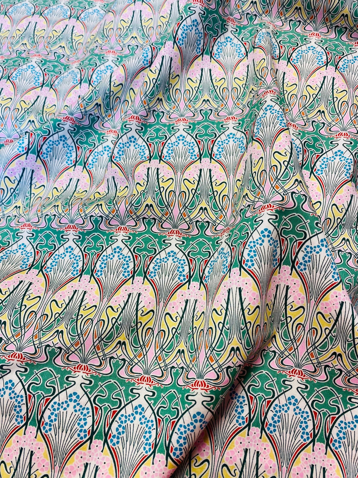 Icanthus  -  Green/pink