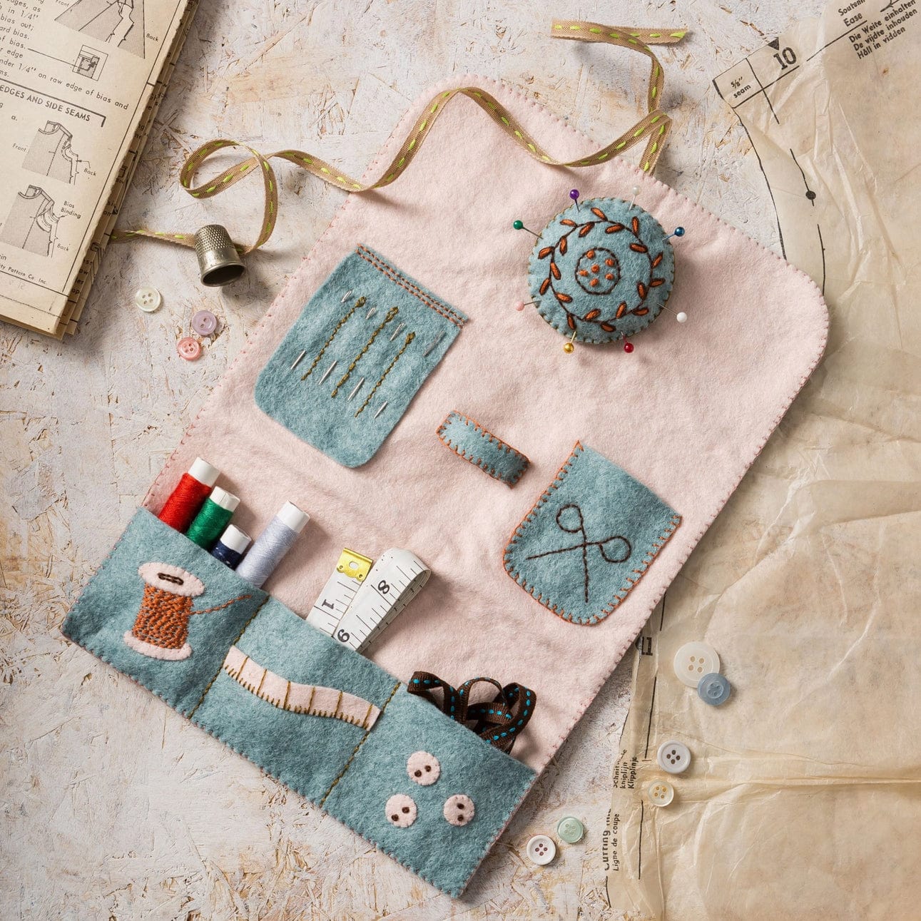 Felt Craft Kit Sewing Roll -