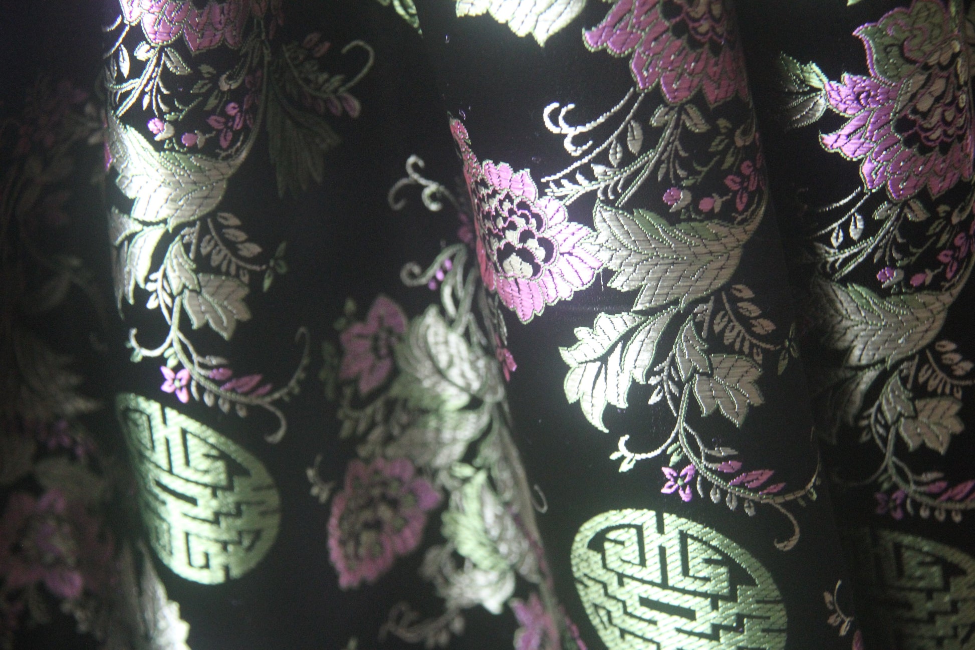 Oriental Vine  -  Black