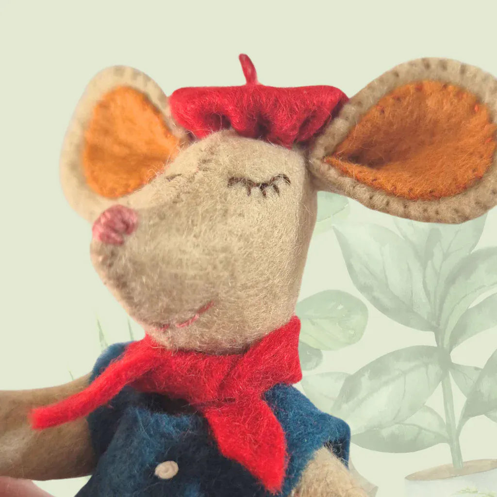 Little Mouse in Paris  - 