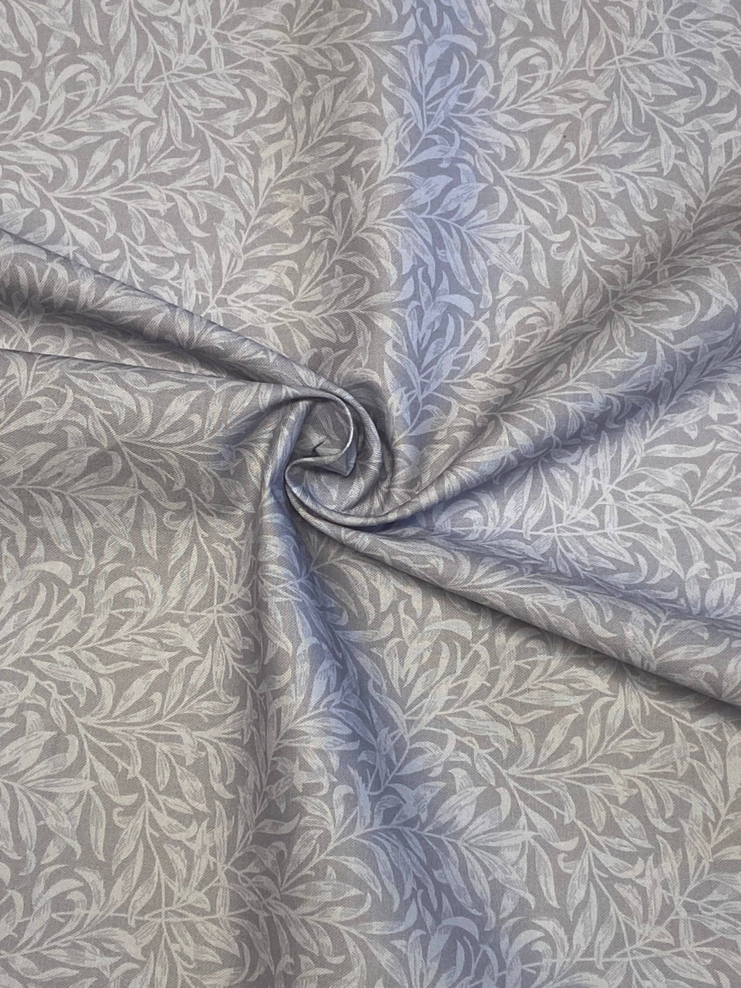 Willow Boughs quilting cotton  -  Silver