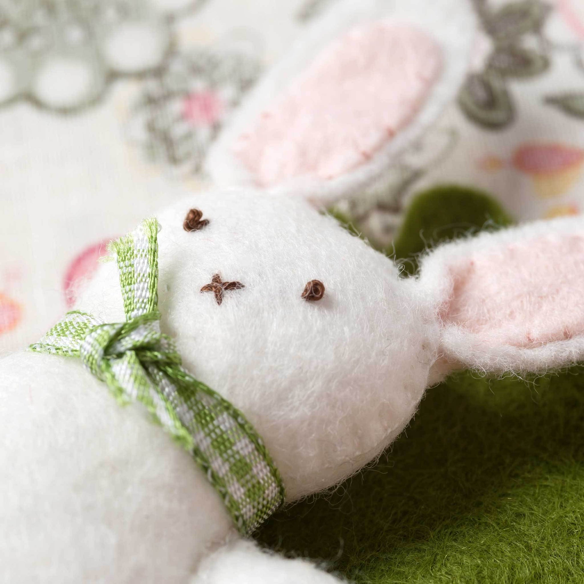 Bunny in Carrot Bed Felt Craft Kit  - 